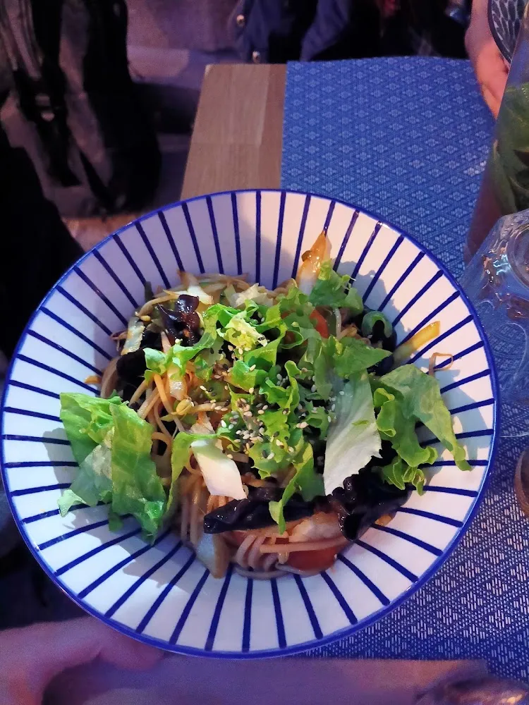 Nouilles Sautées Champignons Noirs